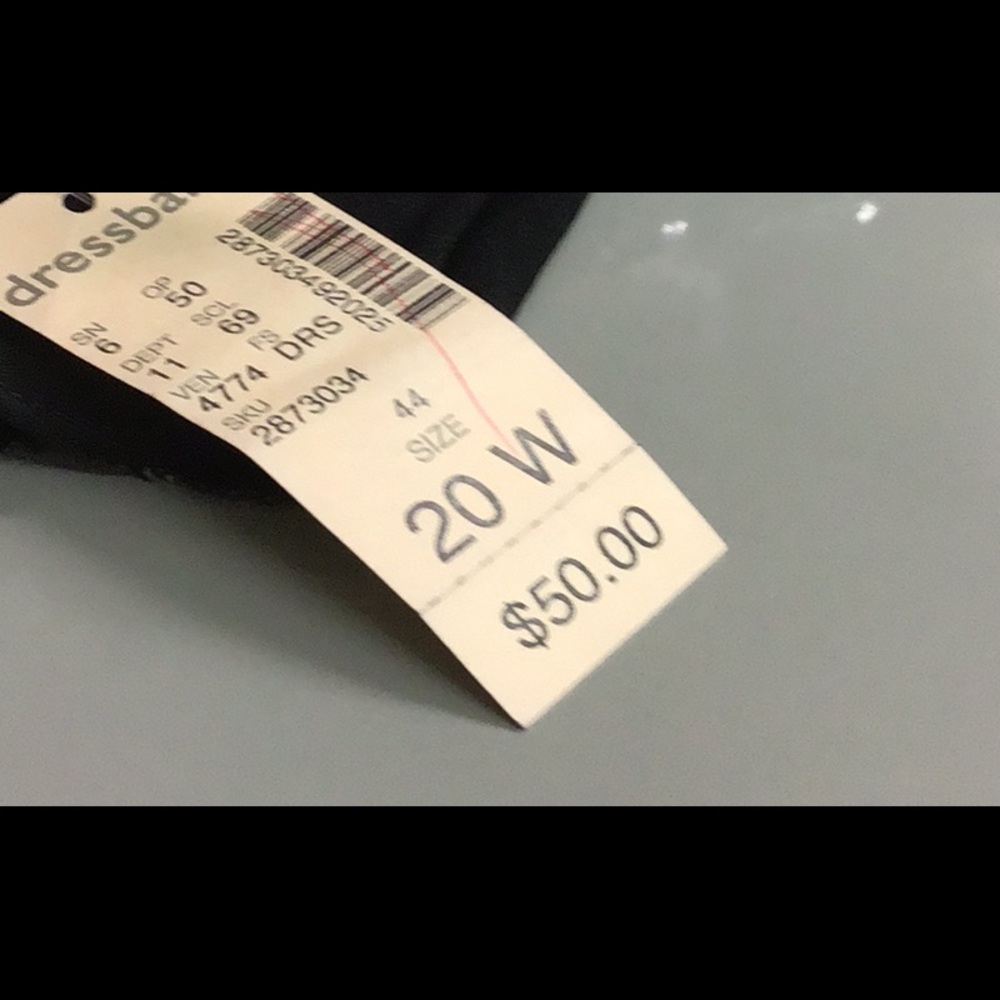 Woman’s blouse from dress barn with sequins. - Picture 15 of 15